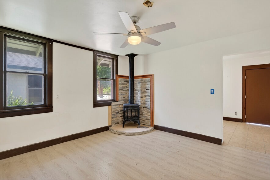 More Photos Of 2091 Locust Rd, Montrose Apartments For Sale