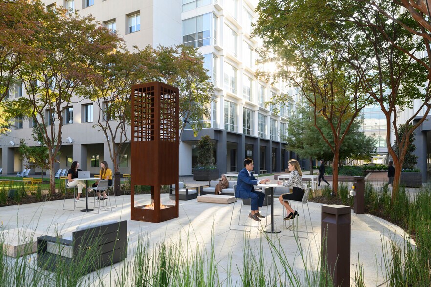 More Photos Of 1500 Solana Blvd, Westlake Unknown For Lease