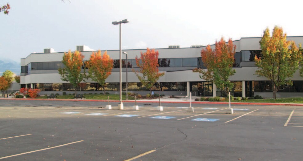 More Photos Of 1065 W LeVoy Dr, Taylorsville Office For Sale