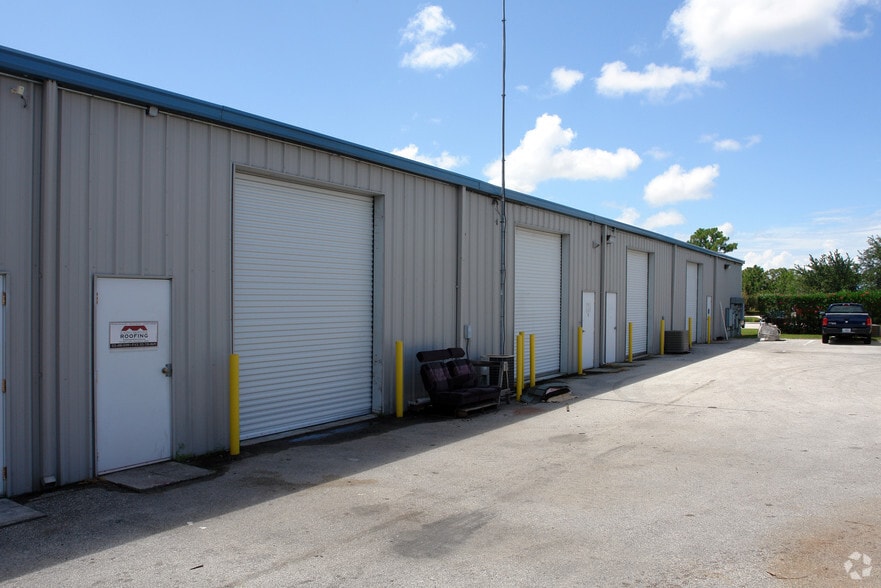 More Photos Of 739 North Dr, Melbourne Warehouse For Lease