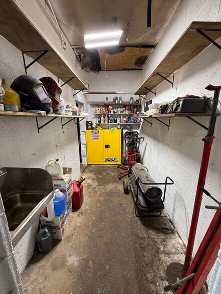 More Photos Of 14760 Northville Rd, Plymouth Auto Repair For Sale