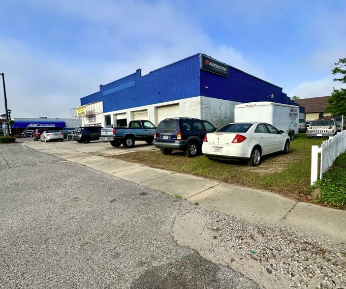 More Photos Of 301 N McKenzie St, Foley Auto Repair For Sale