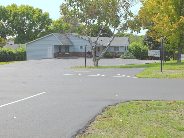 More Photos Of 123 Fairlawn Ave W, Winsted Office For Sale