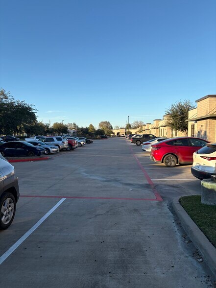 More Photos Of 12440 Emily Ct, Sugar Land Office For Lease
