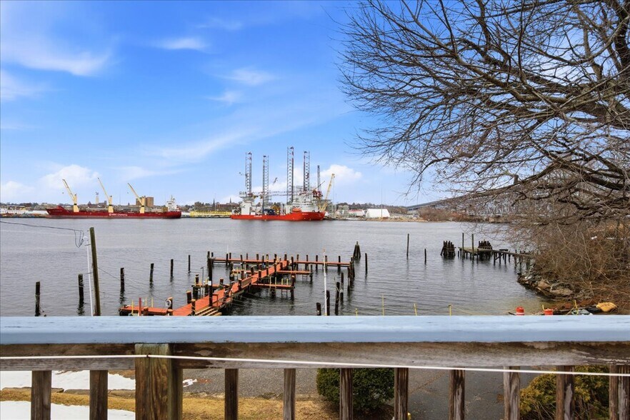 More Photos Of 53 Thames St, Groton Marina For Sale