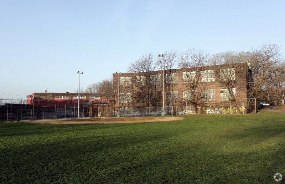 More Photos Of 4629 Adams Ave, Philadelphia Manufacturing For Lease