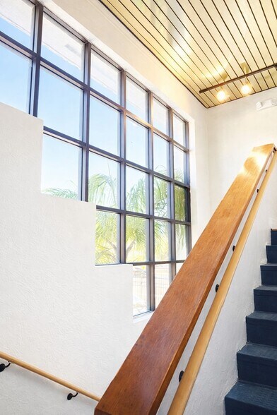 More Photos Of 501 W Peachtree St, Lakeland Office For Sale