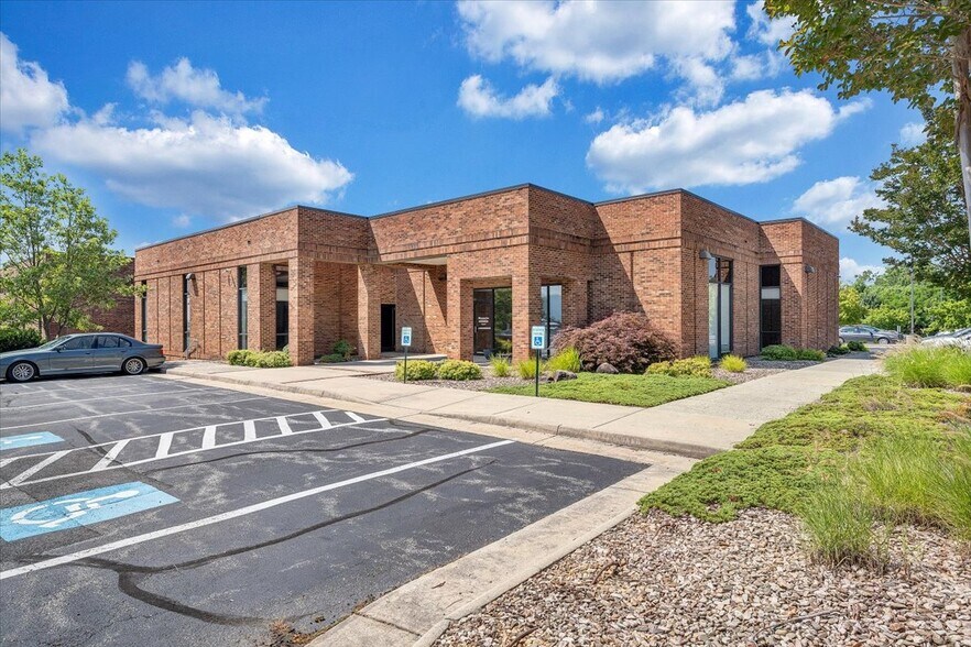 Primary Photo Of 5240 Valleypark Dr, Roanoke Office For Sale
