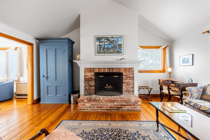 More Photos Of 40 Union St, Blue Hill Hospitality For Sale