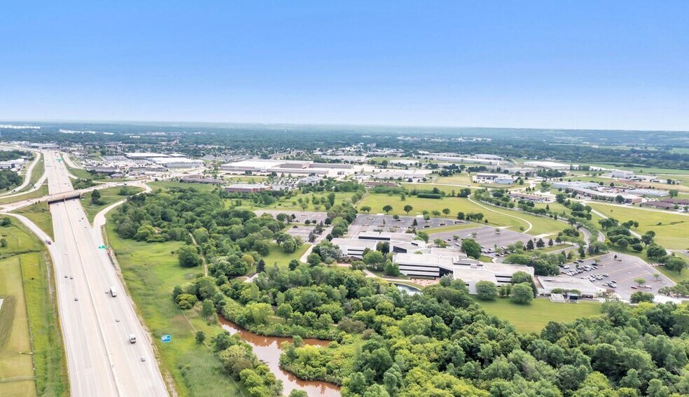 More Photos Of 1100 Employers Blvd, De Pere Office For Lease