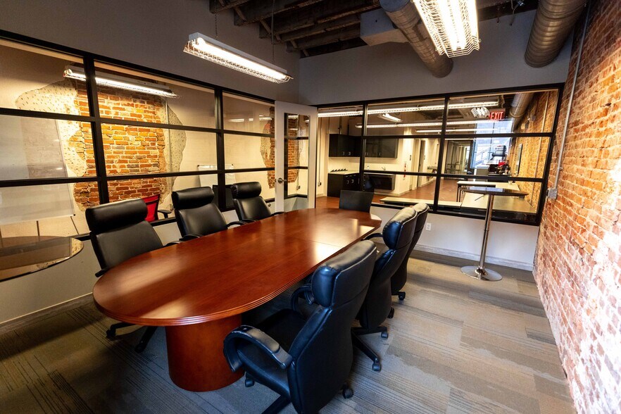 More Photos Of 806 W Hamilton St, Allentown Storefront Retail Office For Lease