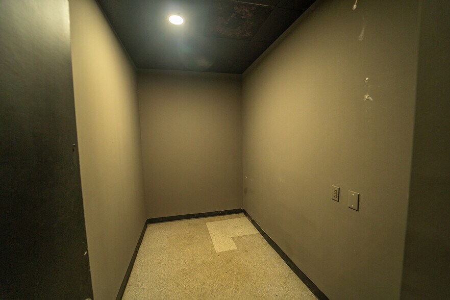 More Photos Of 3011 Houston Hwy, Victoria Warehouse For Lease