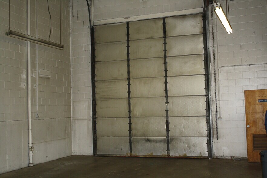 More Photos Of 2 Cedar St, Framingham Warehouse For Lease