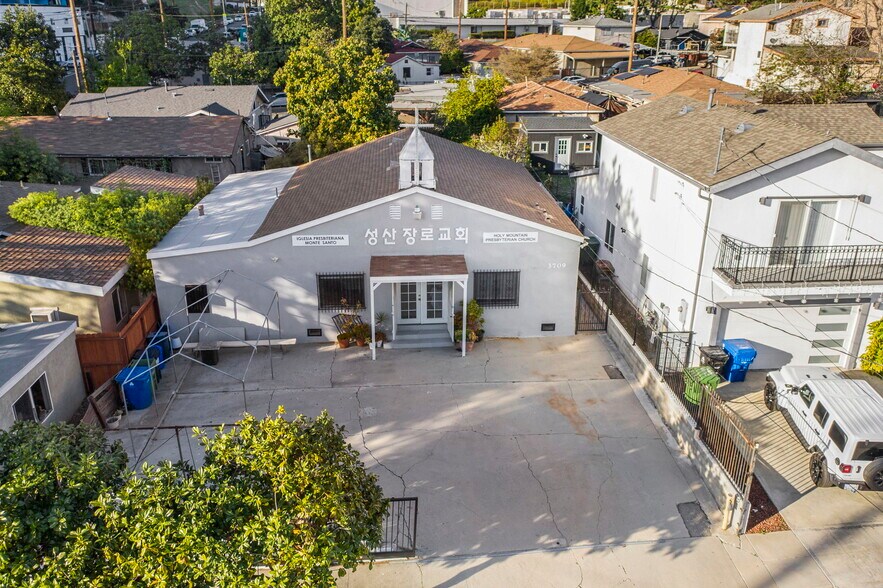 More Photos Of 3709 Rolle St, Los Angeles Religious Facility For Sale