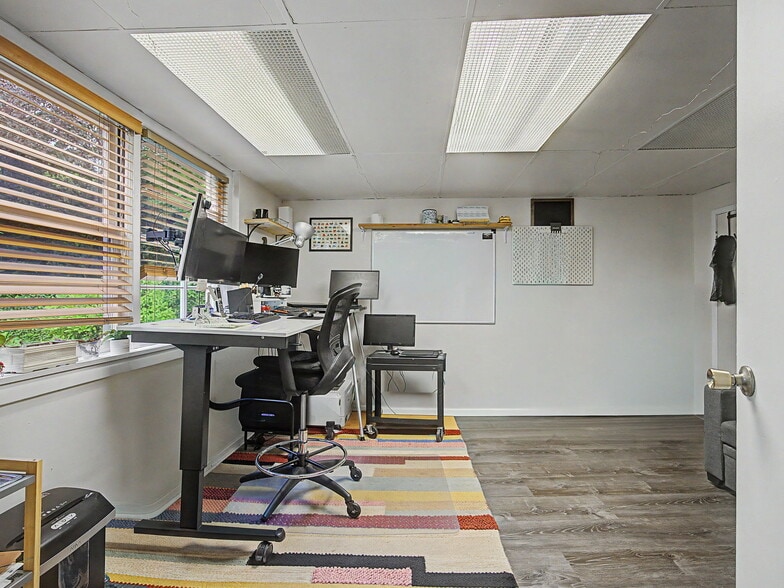 More Photos Of 10423 SE 23RD Ave, Portland Medical For Sale