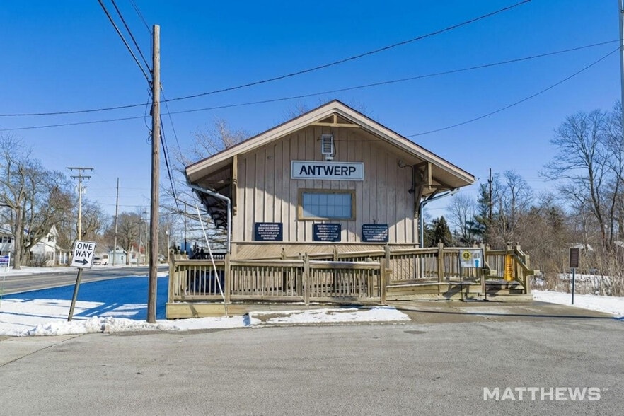 More Photos Of 503 W River St, Antwerp General Retail For Sale