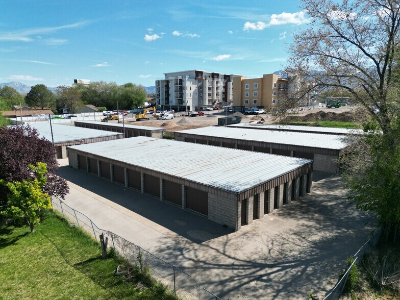 More Photos Of 2087 N Main St, Sunset Freestanding For Sale