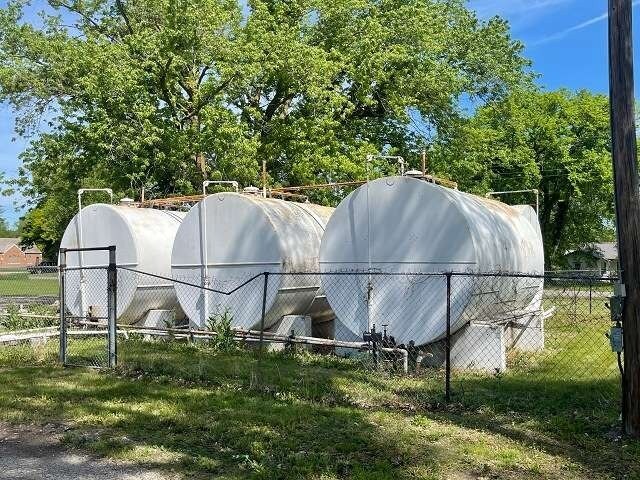 More Photos Of 402 E Main St, Chambers Service Station For Sale