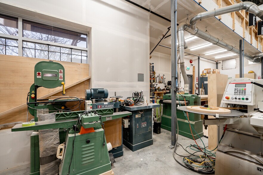 More Photos Of 7252 River Pl, Mission Warehouse For Sale