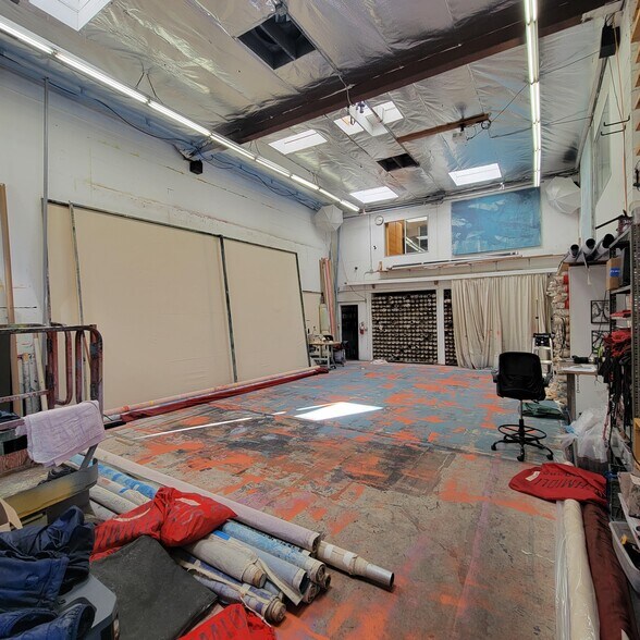 More Photos Of 5830 Adams Blvd, Culver City Showroom For Sale