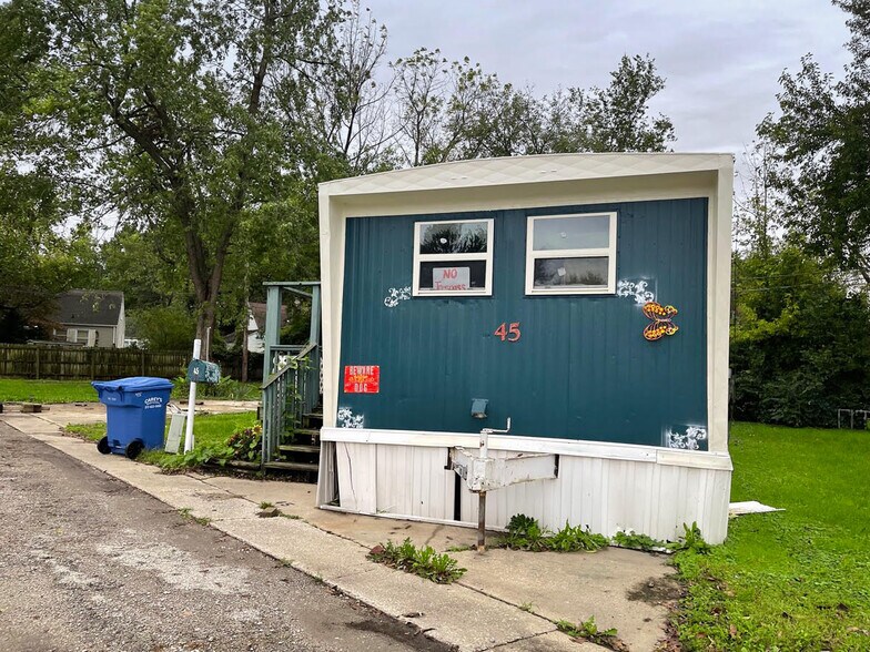 More Photos Of Fairview Trailer Court park, Taylorville Manufactured Housing Mobile Home Park For Sale