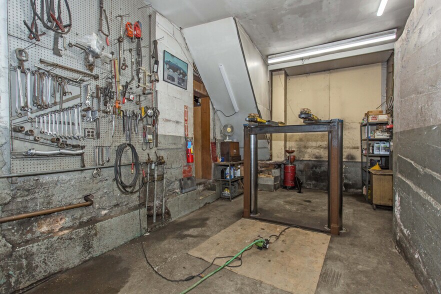 More Photos Of 307 Paterson Ave, East Rutherford Auto Repair For Sale