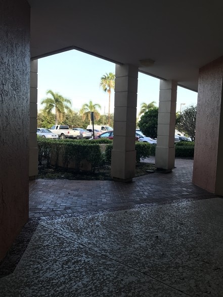 More Photos Of 3300 S Congress Ave, Boynton Beach Showroom For Lease