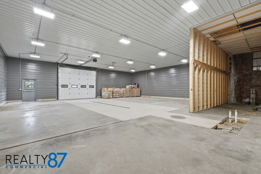 More Photos Of 4301 6th St SW, Cedar Rapids General Retail For Sale