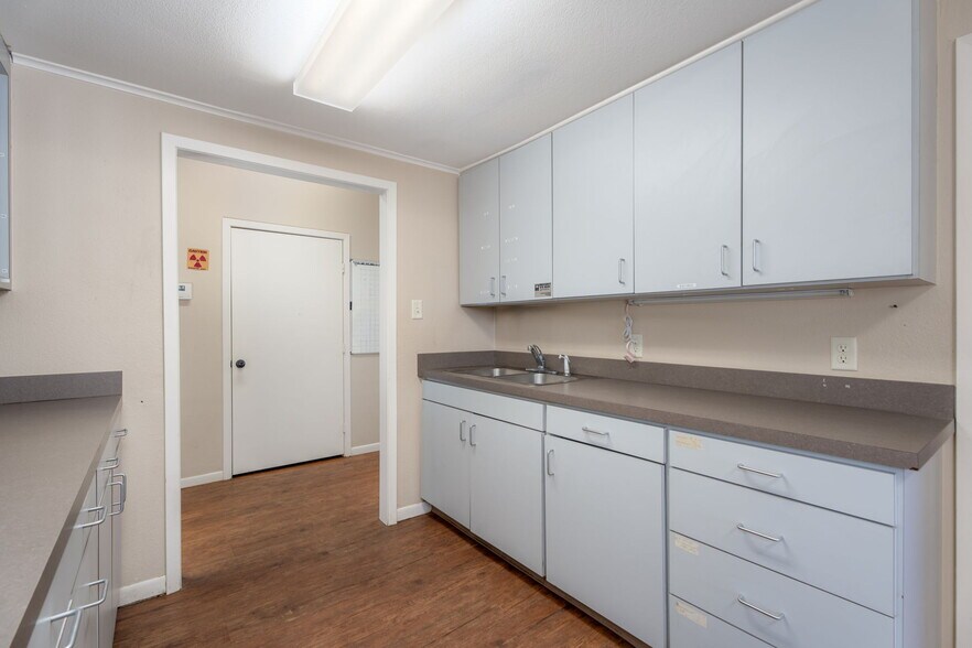 More Photos Of 3815 Troup Hwy, Tyler Medical For Sale