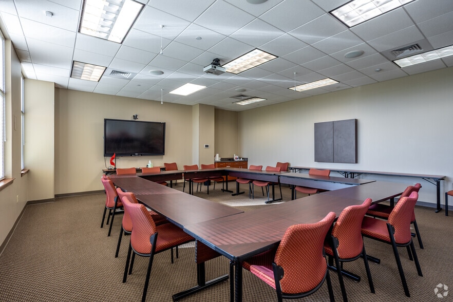 More Photos Of 500 Maplelawn Dr, Plano Office For Sale