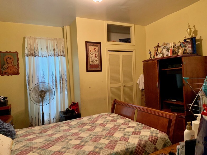 More Photos Of 600 Wyona St, Brooklyn Apartments For Sale