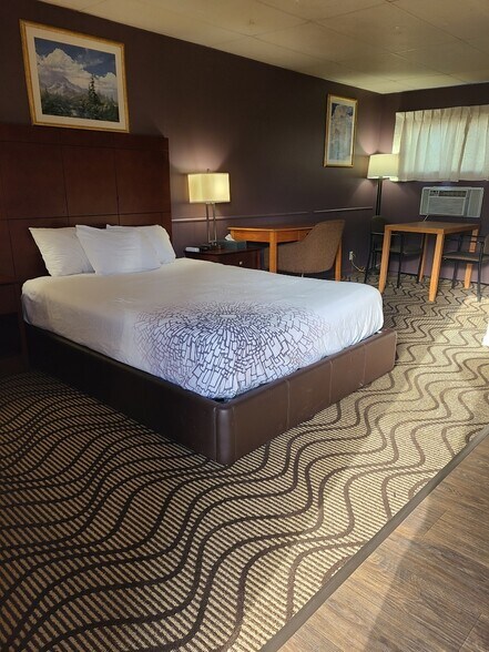 More Photos Of 414 W 29th St, Pueblo Hotel For Sale