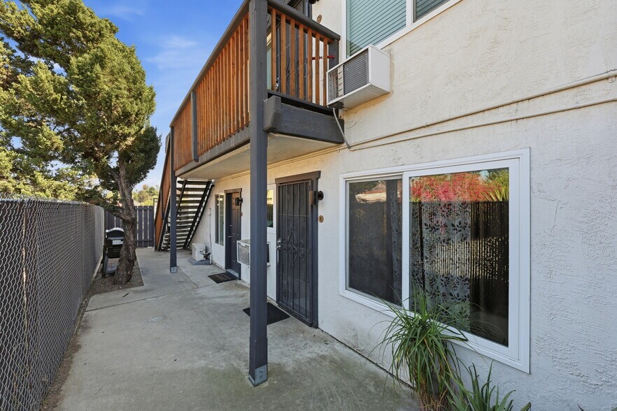 More Photos Of 329 N Pico Ave, Fallbrook Apartments For Sale