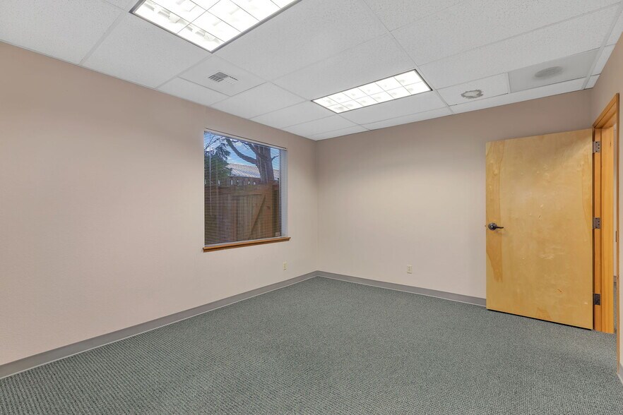 More Photos Of 34004 16th Ave S, Federal Way Office For Lease