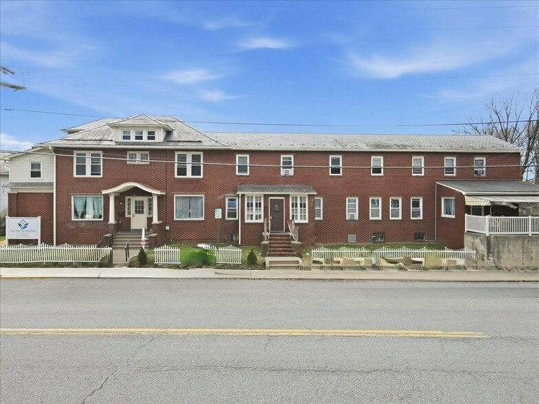 More Photos Of 306 W Main St, Pen Argyl Healthcare For Sale