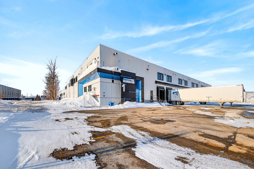 More Photos Of 8970 Rue Des Cordiers, Lévis Unknown For Lease