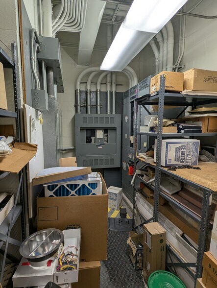 More Photos Of 195 S Clayton Rd, New Lebanon Medical For Sale