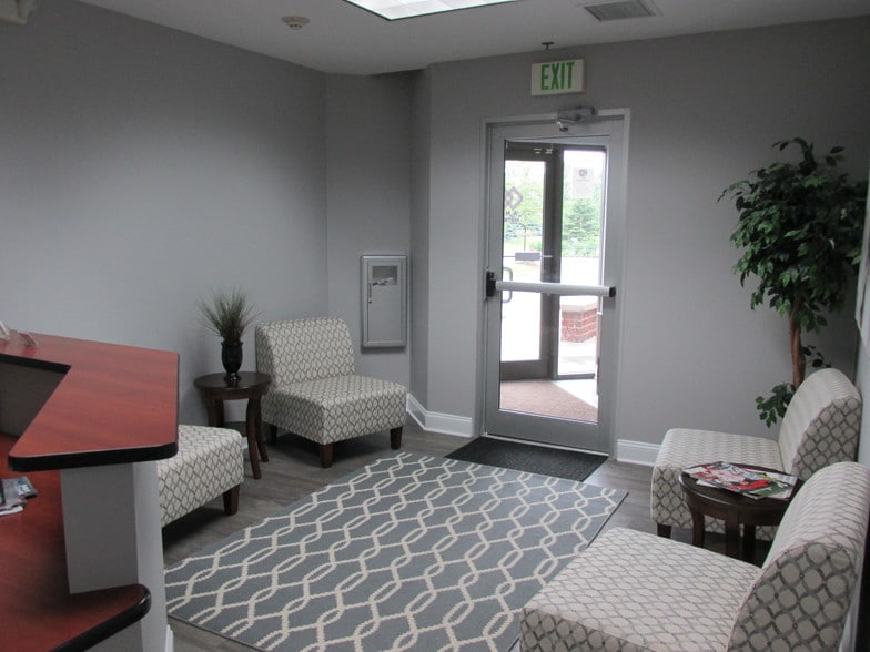 More Photos Of 245-285 Stonegate Rd, Algonquin Medical For Sale