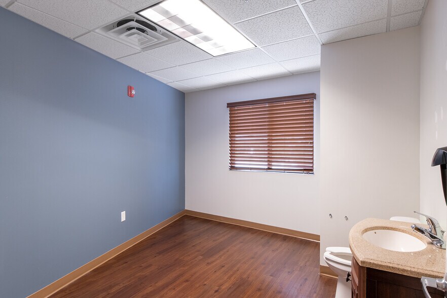 More Photos Of 6909 Old Highway 441, Mount Dora Medical For Lease