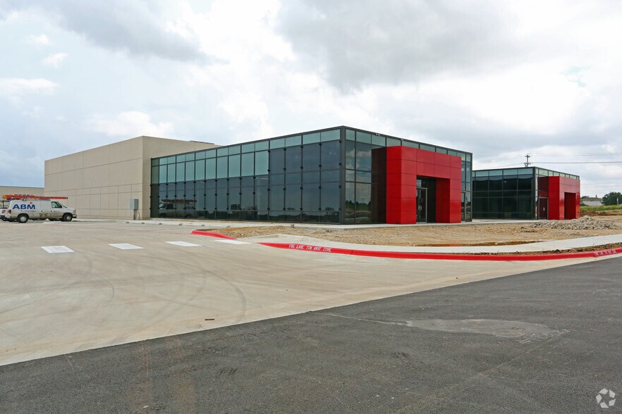 More Photos Of 1500 Volta Dr, Cedar Park Research And Development For Lease
