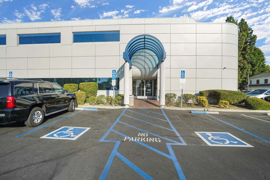 More Photos Of 8135 S Painter Ave, Whittier Medical For Lease