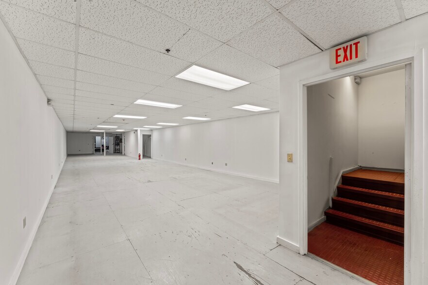 More Photos Of 262 Atlantic St, Stamford Freestanding For Sale