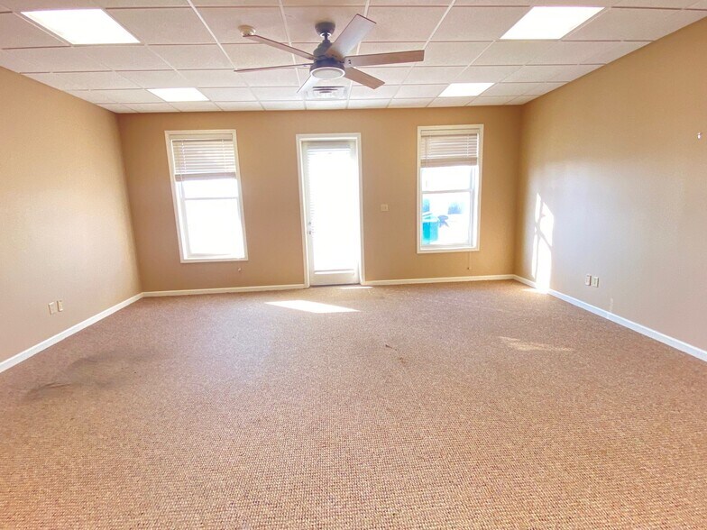 More Photos Of 84 Clark Blvd, Tupelo Office For Lease