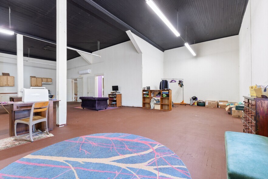 More Photos Of 114 N Church St, Waverly Loft Creative Space For Sale