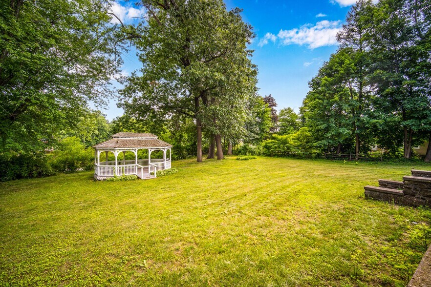 More Photos Of 2589 Boston Rd, Wilbraham Restaurant For Sale