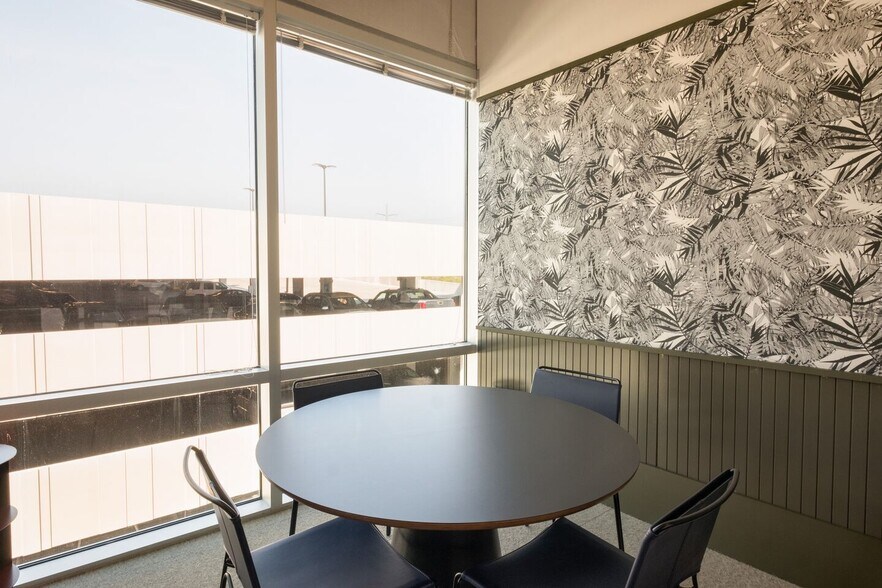More Photos Of 5049 Edwards Ranch Rd, Fort Worth Coworking Space