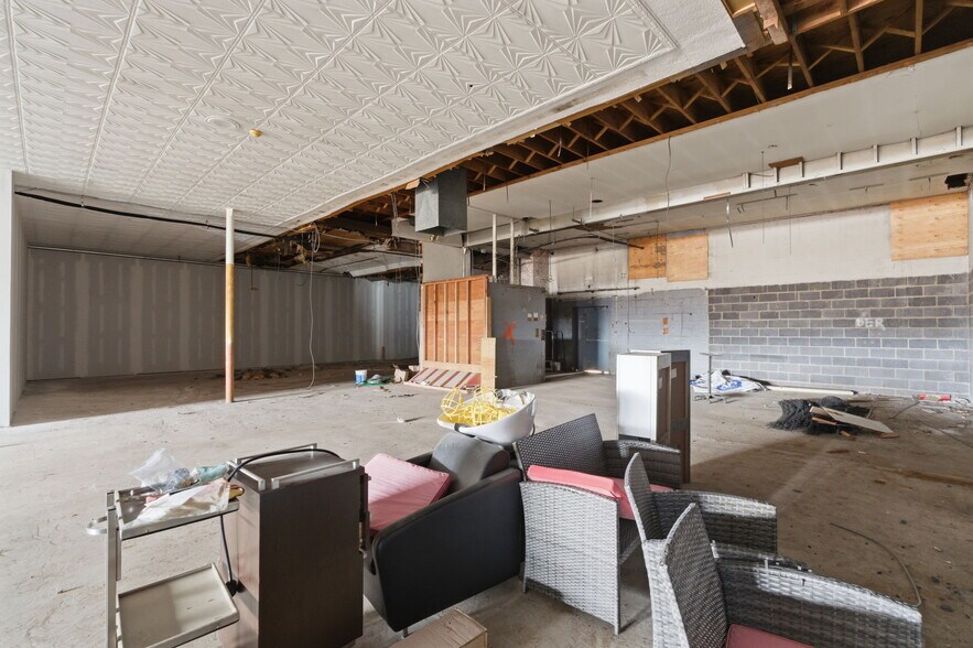 More Photos Of 657 Silas Deane Hwy, Wethersfield Freestanding For Lease