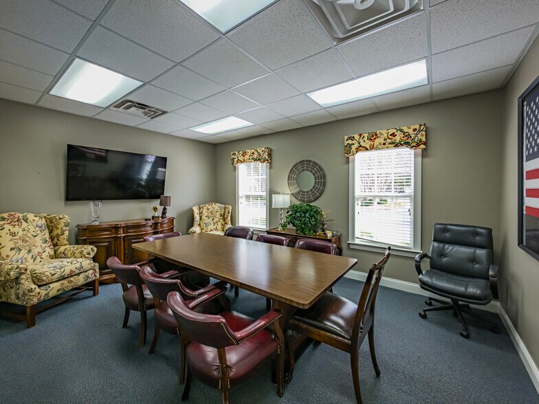 More Photos Of 1108 Gornto Rd, Valdosta Office For Sale