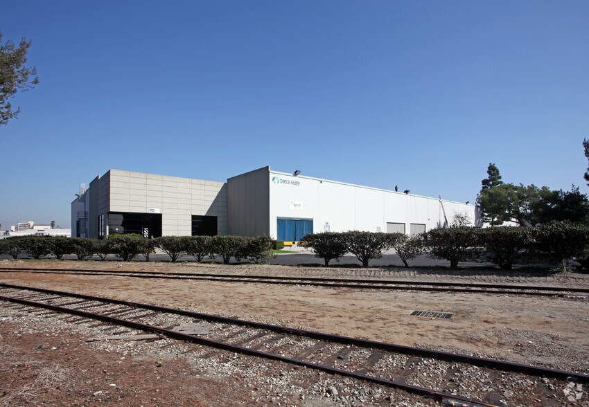 More Photos Of 5951-5989 Rickenbacker Rd, Commerce Warehouse For Lease