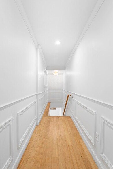 More Photos Of 124 E 36th St, New York Specialty For Sale